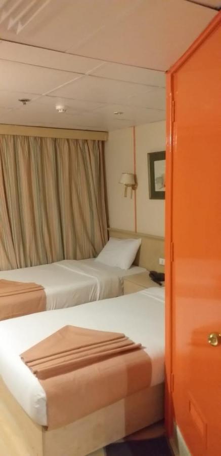 Hotel Ship Queen Isis Elminya Al Minya Exteriör bild