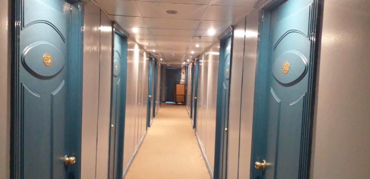 Hotel Ship Queen Isis Elminya Al Minya Exteriör bild