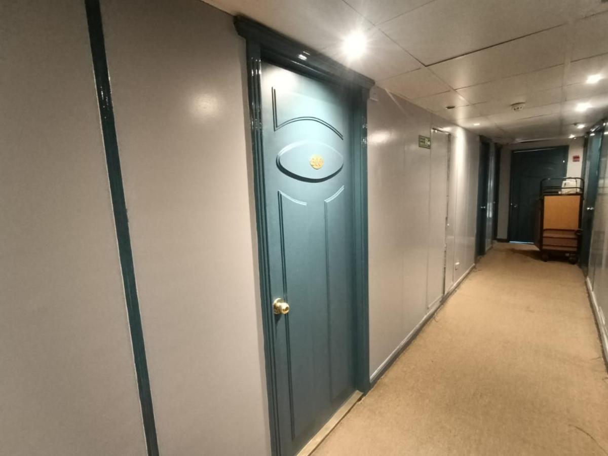 Hotel Ship Queen Isis Elminya Al Minya Exteriör bild